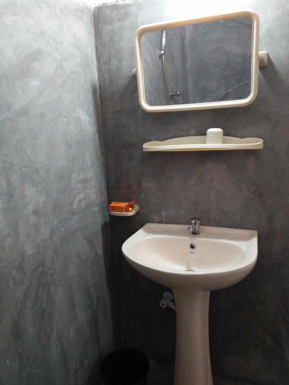 Helena Hostel Dikwella Eksteriør billede